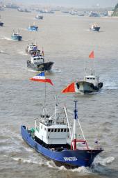中国漁船が尖閣海域へ.jpg